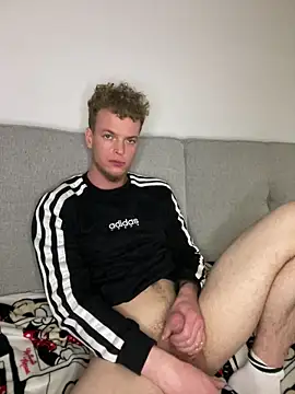 Dencchikk22 online show from May 15, 2026, 11:58 pm