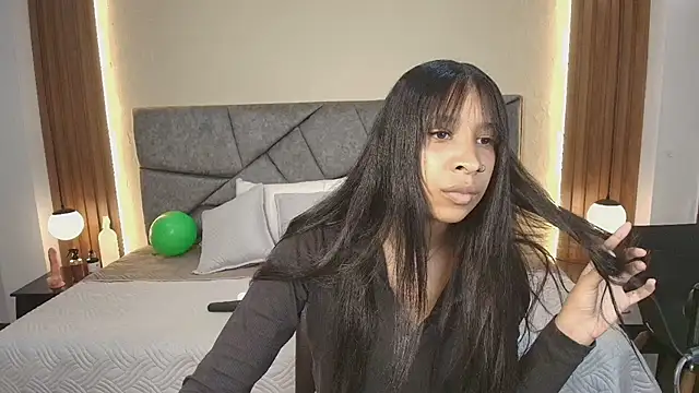 ShayMilleer online show from May 25, 2026, 11:42 am
