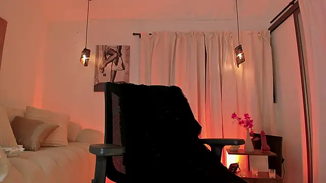 Snapshot of IsabellaLux_ chatting on June 14, 2026, 10:22 pm IsabellaLux online show from June 14, 2026, 10:22 pm