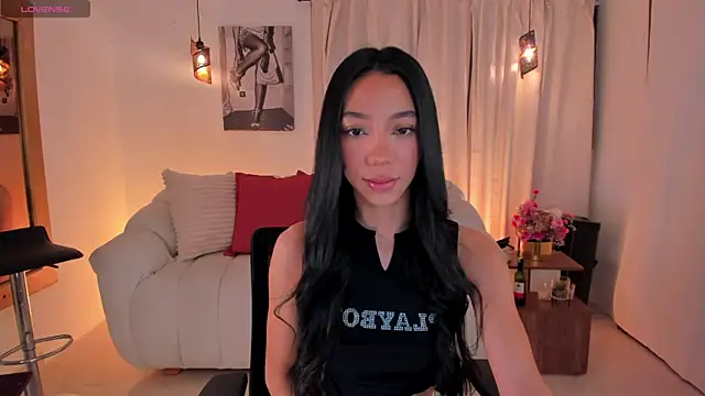 IsabellaLux  online show from April 18, 2026, 3:58 pm