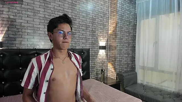 Lian Prince online show from March 4, 2026, 7:21 pm