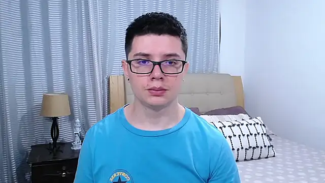 BlackFoXXX69 online show from April 18, 2026, 6:21 pm