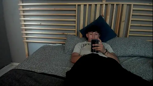 clark ken01 online show from April 18, 2026, 8:42 pm