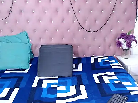 TiffannyValentine online show from March 1, 2026, 2:06 pm