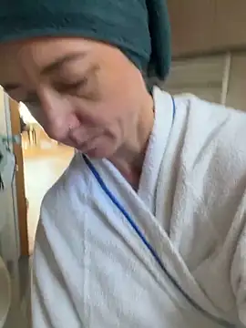 FitAnna online show from March 3, 2026, 9:05 am