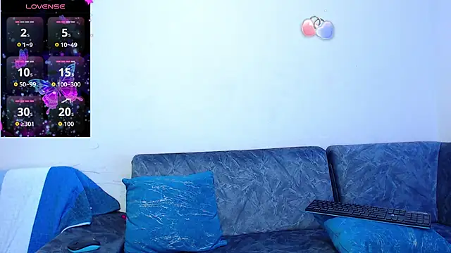 dulce petite69 online show from April 17, 2026, 6:16 am