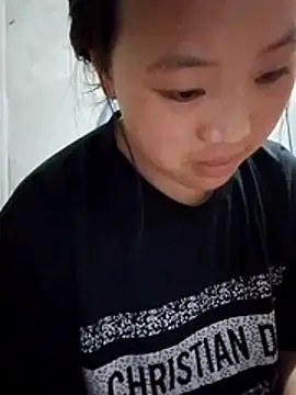 Miu la online show from April 3, 2026, 1:50 pm