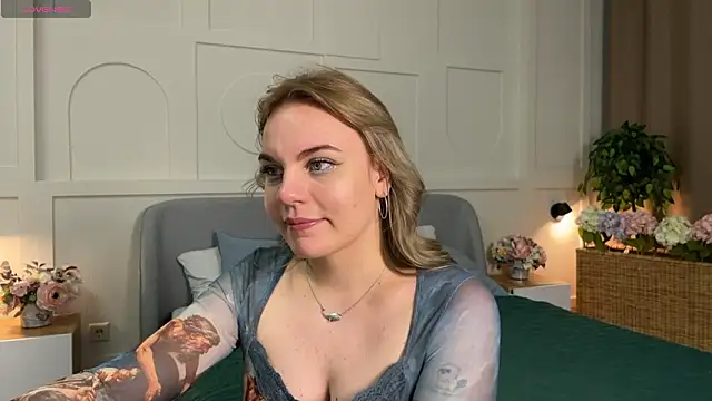 Glow Margo online show from February 28, 2026, 1:16 am