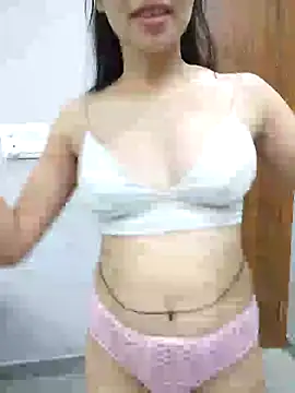 Snapshot of NeetuKumri chatting on June 25, 2026, 5:18 pm NeetuKumri online show from June 25, 2026, 5:18 pm
