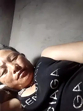 Lucie Fuzk online show from April 8, 2026, 1:23 pm