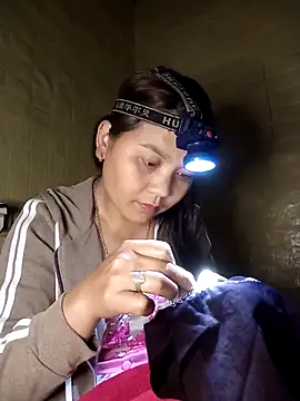 Linhna20 online show from March 4, 2026, 8:33 am