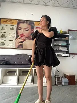 Ivy Trix2 online show from April 4, 2026, 3:02 am