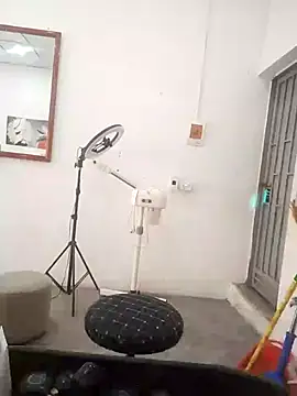 Ivy Trix2 online show from April 9, 2026, 9:59 am