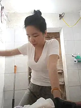 Ivy Trix2 online show from March 21, 2026, 3:41 am