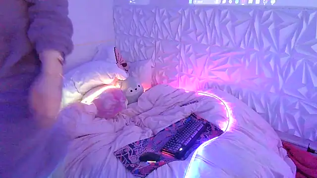 Moongirl117 online show from March 3, 2026, 5:25 am