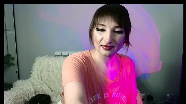 Birdie Kiss online show from March 27, 2026, 8:10 pm