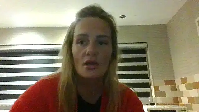 Lisanne30 online show from February 28, 2026, 11:04 pm