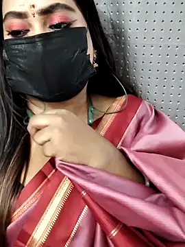 Cutie Nila online show from May 5, 2026, 4:59 am