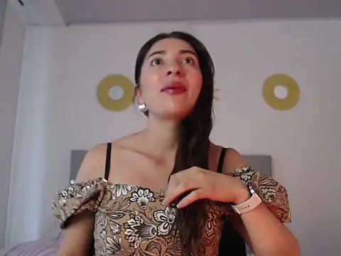 Julietaamado online show from April 20, 2026, 5:25 pm