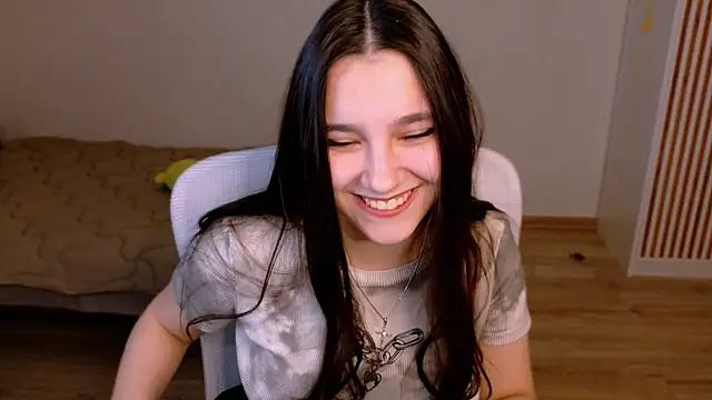 Ari Grend online show from April 8, 2026, 7:37 pm