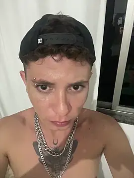 erickmoor2526 online show from March 5, 2026, 7:05 am