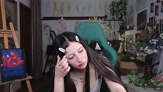 Snapshot of EffieMeowley chatting on May 9, 2026, 7:56 am EffieMeowley online show from May 9, 2026, 7:56 am