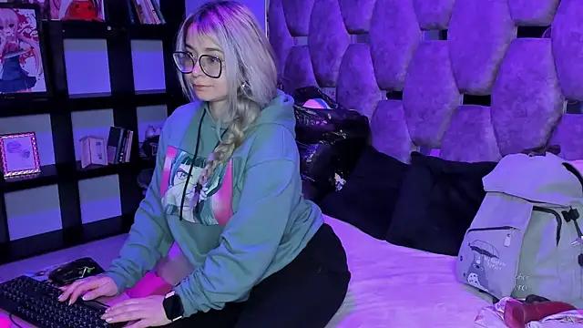 Maky Coss online show from March 12, 2026, 1:15 pm