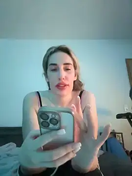 JuliaPrivat online show from March 4, 2026, 9:11 pm