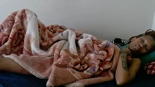 Freakycandy02 online show from April 14, 2026, 8:08 am