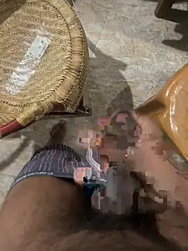 Snapshot of dvnd97 chatting on April 3, 2026, 5:52 pm dvnd97 online show from April 3, 2026, 5:52 pm