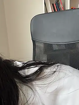 Snapshot of Pamela222- chatting on March 4, 2026, 1:19 pm Pamela222- online show from March 4, 2026, 1:19 pm