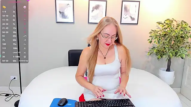 Victoria Firee online show from April 19, 2026, 12:28 pm