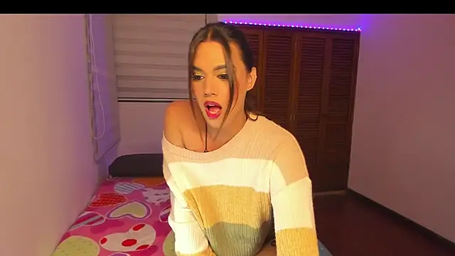 Snapshot of candy_isabella_ chatting on May 3, 2026, 5:34 am candy isabella online show from May 3, 2026, 5:34 am