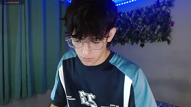 noah millerx online show from April 19, 2026, 4:57 am