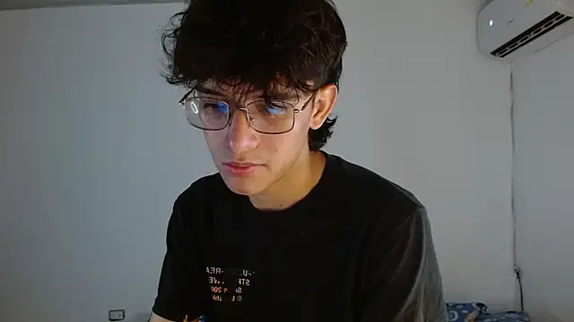 noah millerx online show from June 2, 2026, 5:18 am