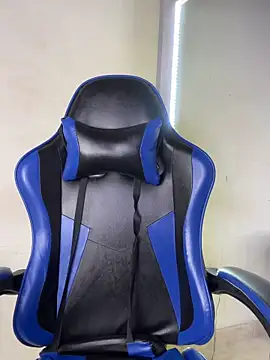 Maddie 7 online show from April 11, 2026, 2:52 am