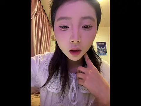 Y--F--LOVE online show from February 28, 2026, 4:17 pm