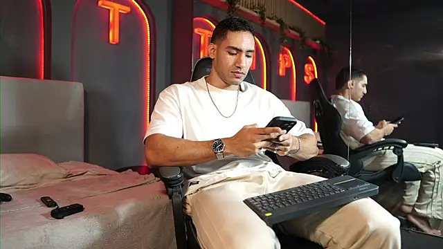 TianBrooks online show from March 8, 2026, 3:21 am