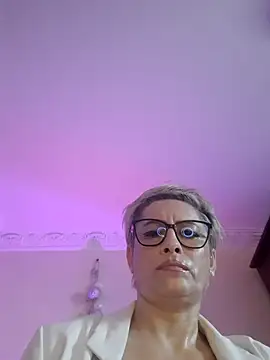 LunaBlaise online show from April 15, 2026, 1:04 pm