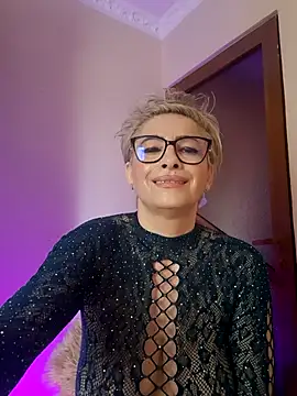 LunaBlaise online show from May 16, 2026, 6:45 am