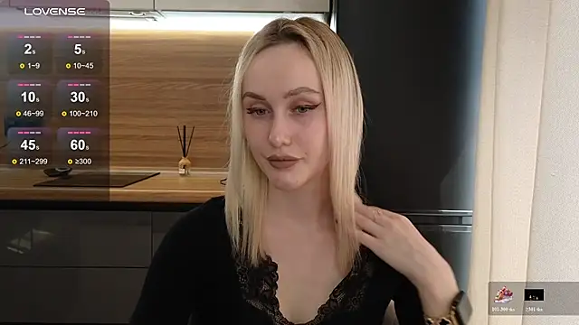 Snapshot of Bella_Villen chatting on July 1, 2026, 8:36 am Bella Villen online show from July 1, 2026, 8:36 am