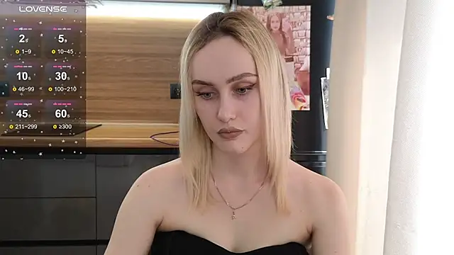 Snapshot of Bella_Villen chatting on July 20, 2026, 8:54 am Bella Villen online show from July 20, 2026, 8:54 am