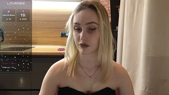 Snapshot of Bella_Villen chatting on July 28, 2026, 4:39 pm Bella Villen online show from July 28, 2026, 4:39 pm