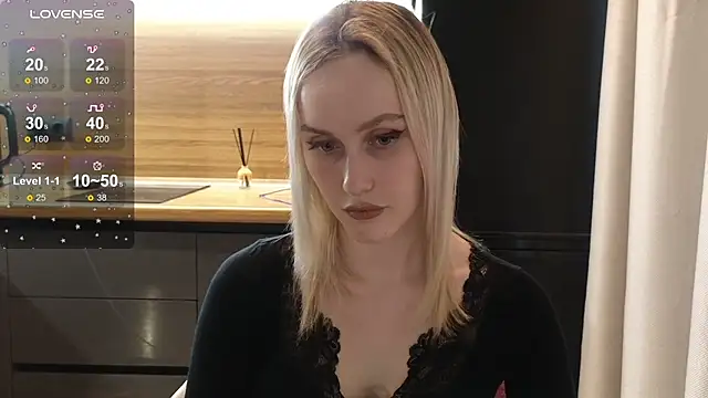 Snapshot of Bella_Villen chatting on July 4, 2026, 2:21 pm Bella Villen online show from July 4, 2026, 2:21 pm