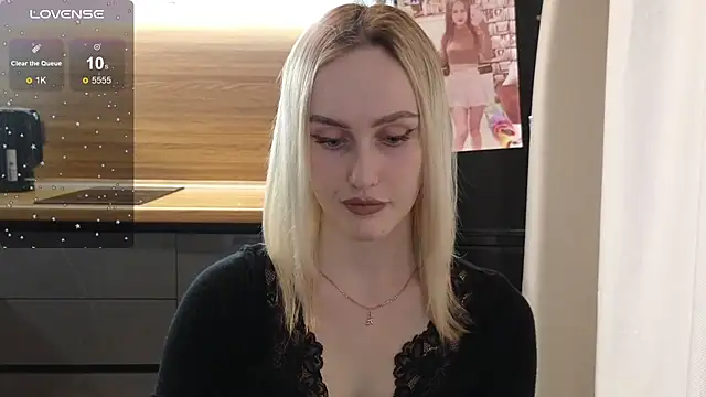 Snapshot of Bella_Villen chatting on July 23, 2026, 9:39 am Bella Villen online show from July 23, 2026, 9:39 am