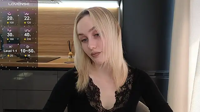 Snapshot of Bella_Villen chatting on July 2, 2026, 7:14 am Bella Villen online show from July 2, 2026, 7:14 am