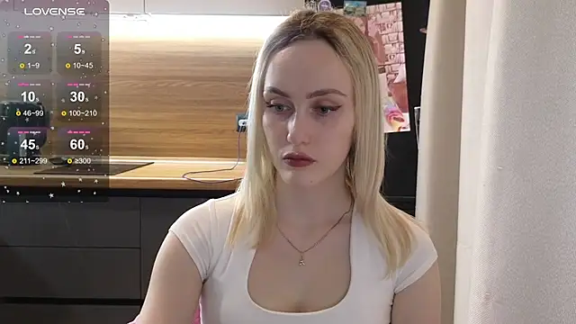 Snapshot of Bella_Villen chatting on July 25, 2026, 10:22 am Bella Villen online show from July 25, 2026, 10:22 am