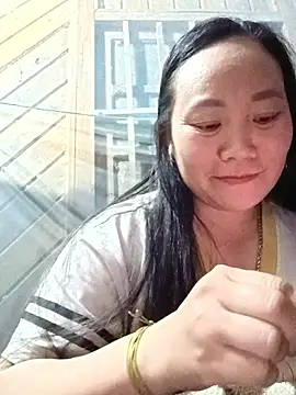 Lindxx-hot online show from April 2, 2026, 1:51 pm