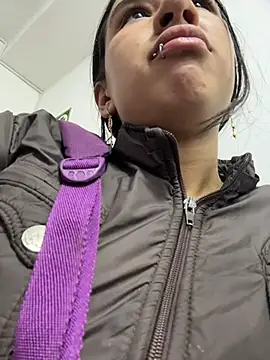 Snapshot of LilyRossi_ chatting on July 17, 2026, 12:35 pm LilyRossi online show from July 17, 2026, 12:35 pm
