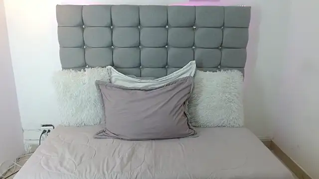 Luna vixen1 online show from March 3, 2026, 6:59 pm